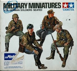 TAMIYA MILITARY MINIATURS GERMAN SOLDIERS SEATED
