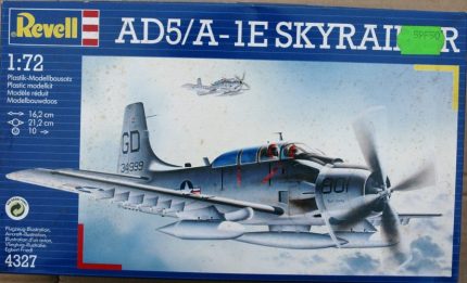 REVELL AD5/A-1E SKYRAIDER