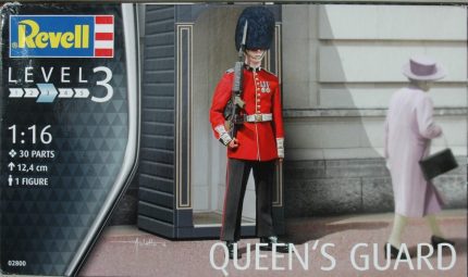 REVELL QUEEN'S GUARD