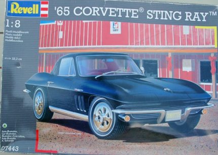 REVELL 65 CORVETTE STING RAY