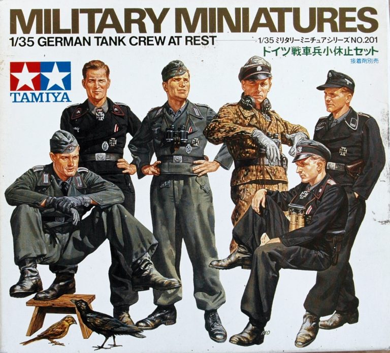 TAMIYA MILITARY MINIATURES GERMAN TANK CREW AT REST