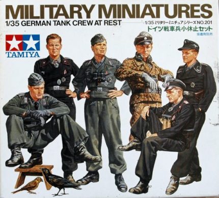 TAMIYA MILITARY MINIATURES GERMAN TANK CREW AT REST