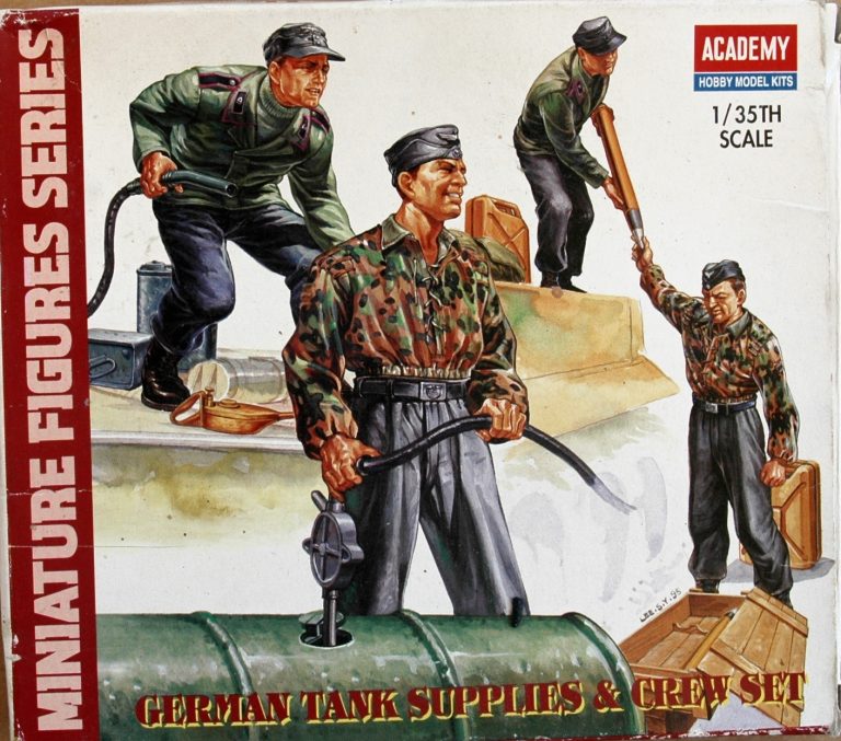 ACADEMY GERMAN TANK SUPPLIES & CREW SET