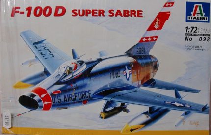ITALERI F-100 D SUPER SABRE