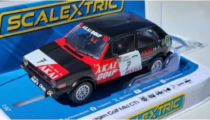 SCALEXTRIC C4520 VOLKSWAGEN GOLF GTI RICHARD LIOYD RACING