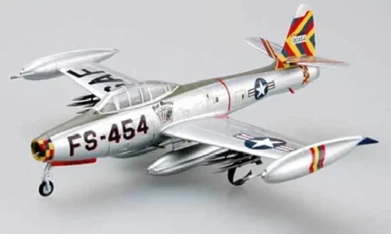 EASY MODEL 36800 F-84G -FOUR QUEENS OLIE THUNDERJET 1953